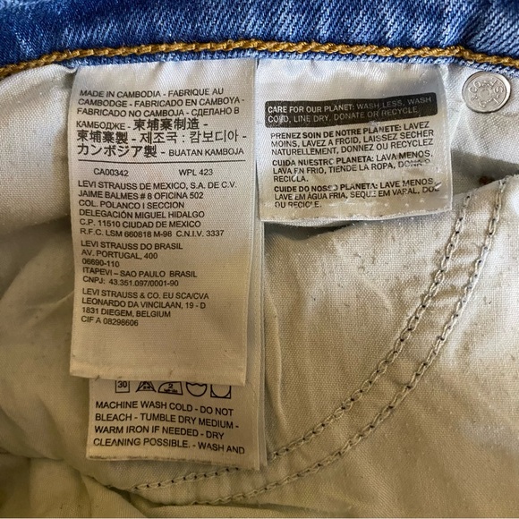 Levi women’s 30” button fly wedgie jeans - Picture 5 of 5